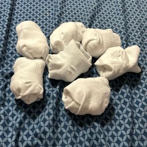 7 Pairs White socks